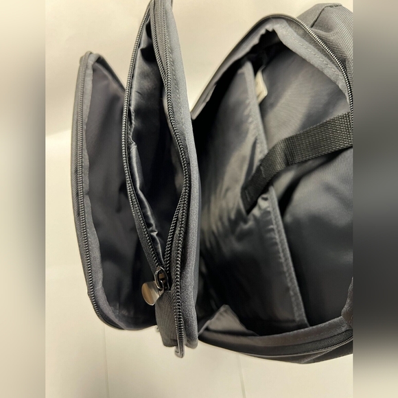 😺HP Essentials Laptop Carry Case Backpack in Black - Picture 13 of 16